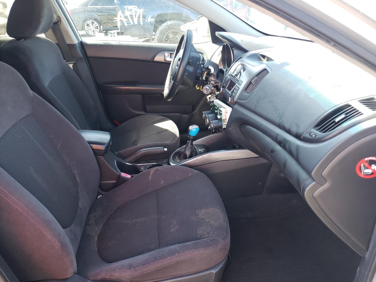 Photo 5 from auction – 2011 KIA FORTE SX with VIN KNAFW5A38B5338036