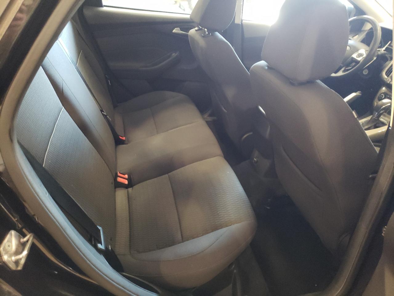 Foto 6 de la subasta – 2012 FORD FOCUS SEL con VIN 1FAHP3H25CL451374