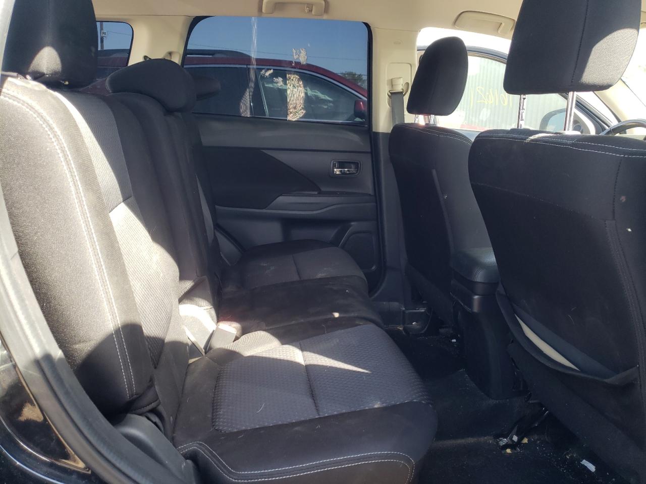 Photo 6 from auction – 2016 MITSUBISHI OUTLANDER with VIN JA4AD3A38GZ001710