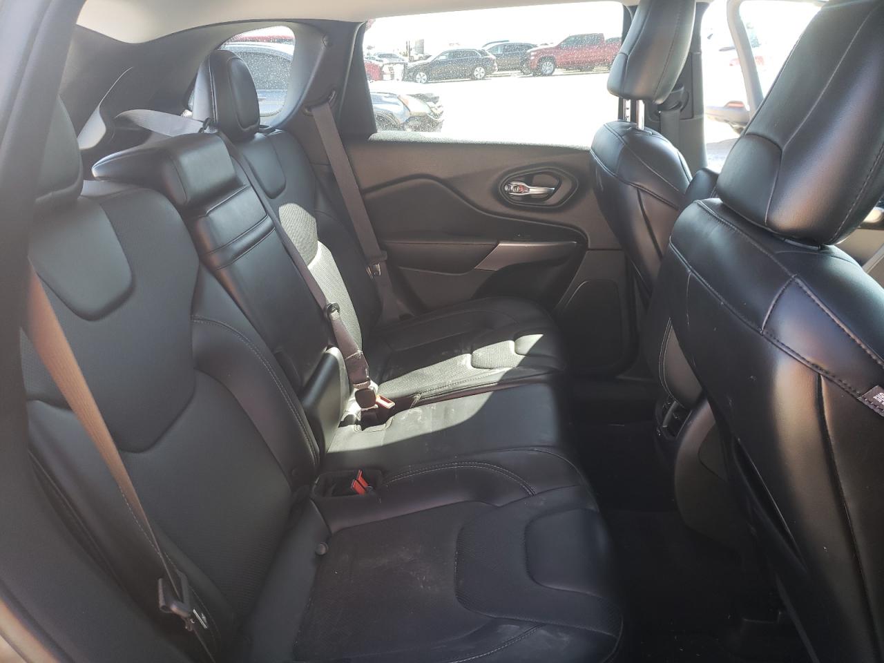 Photo 6 from auction – 2019 JEEP CHEROKEE L with VIN 1C4PJLDB1KD233082