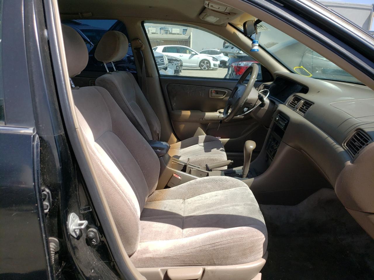 Photo 5 from auction – 1998 TOYOTA CAMRY CE with VIN JT2BG22KXW0244626