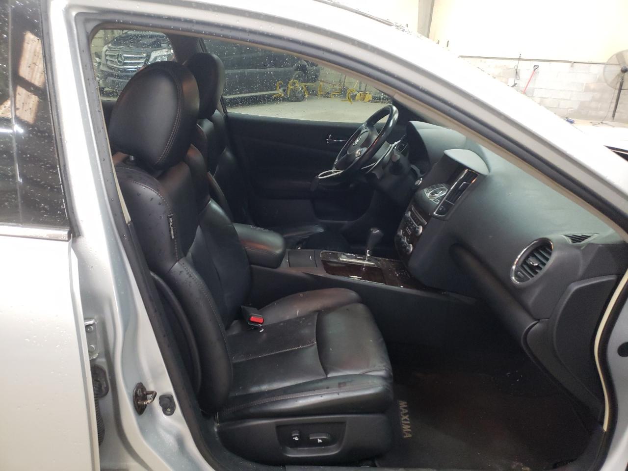 Photo 5 from auction – 2010 NISSAN MAXIMA S with VIN 1N4AA5AP4AC827595