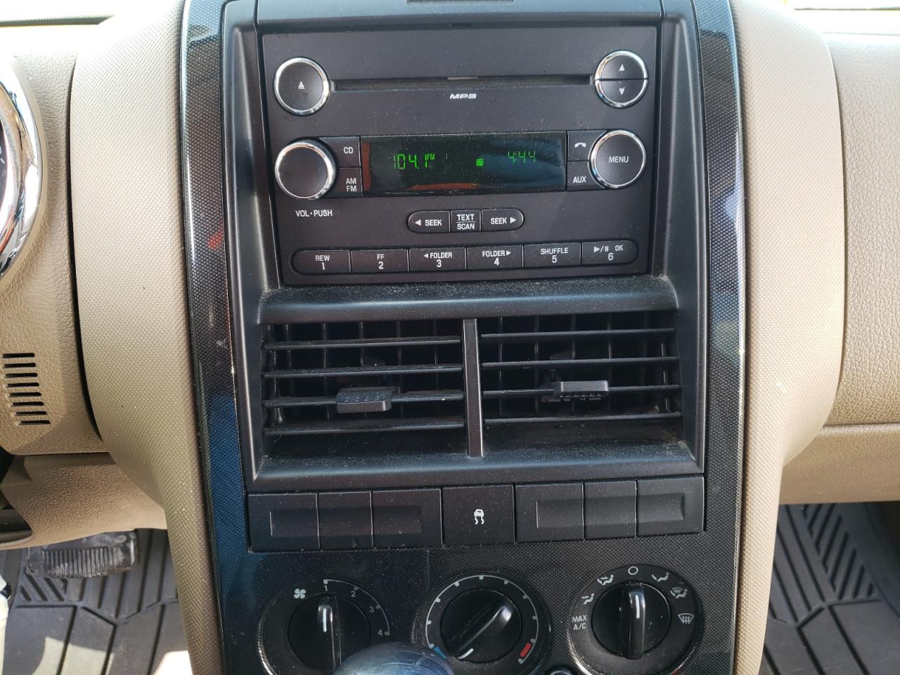 Foto 9 de la subasta – 2008 FORD EXPLORER X con VIN 1FMEU63EX8UA71307
