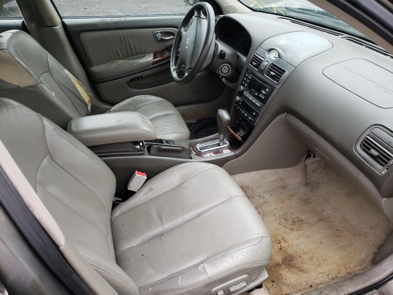 Photo 5 from auction – 2001 INFINITI I30 with VIN JNKCA31A11T039245