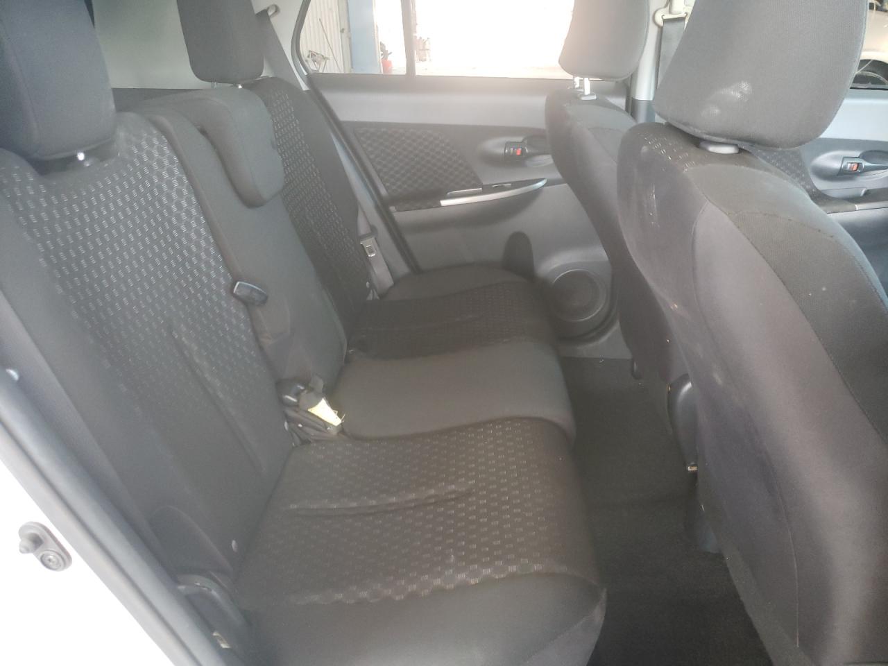 Photo 6 from auction – 2011 TOYOTA SCION XD with VIN JTKKU4B49B1010102