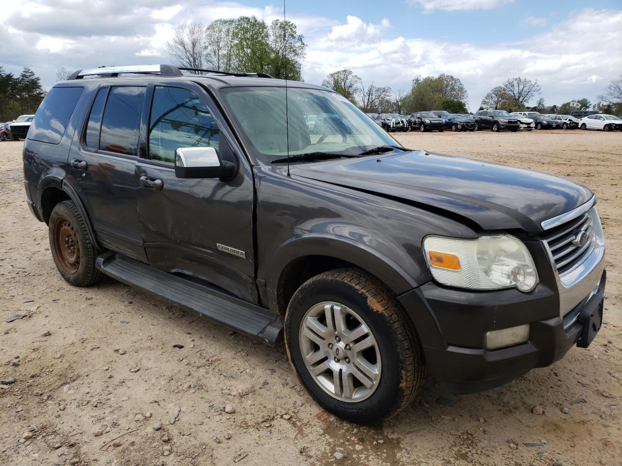 Photo 9 from auction – 2006 FORD EXPLORER L with VIN 1FMEU758X6UB49904