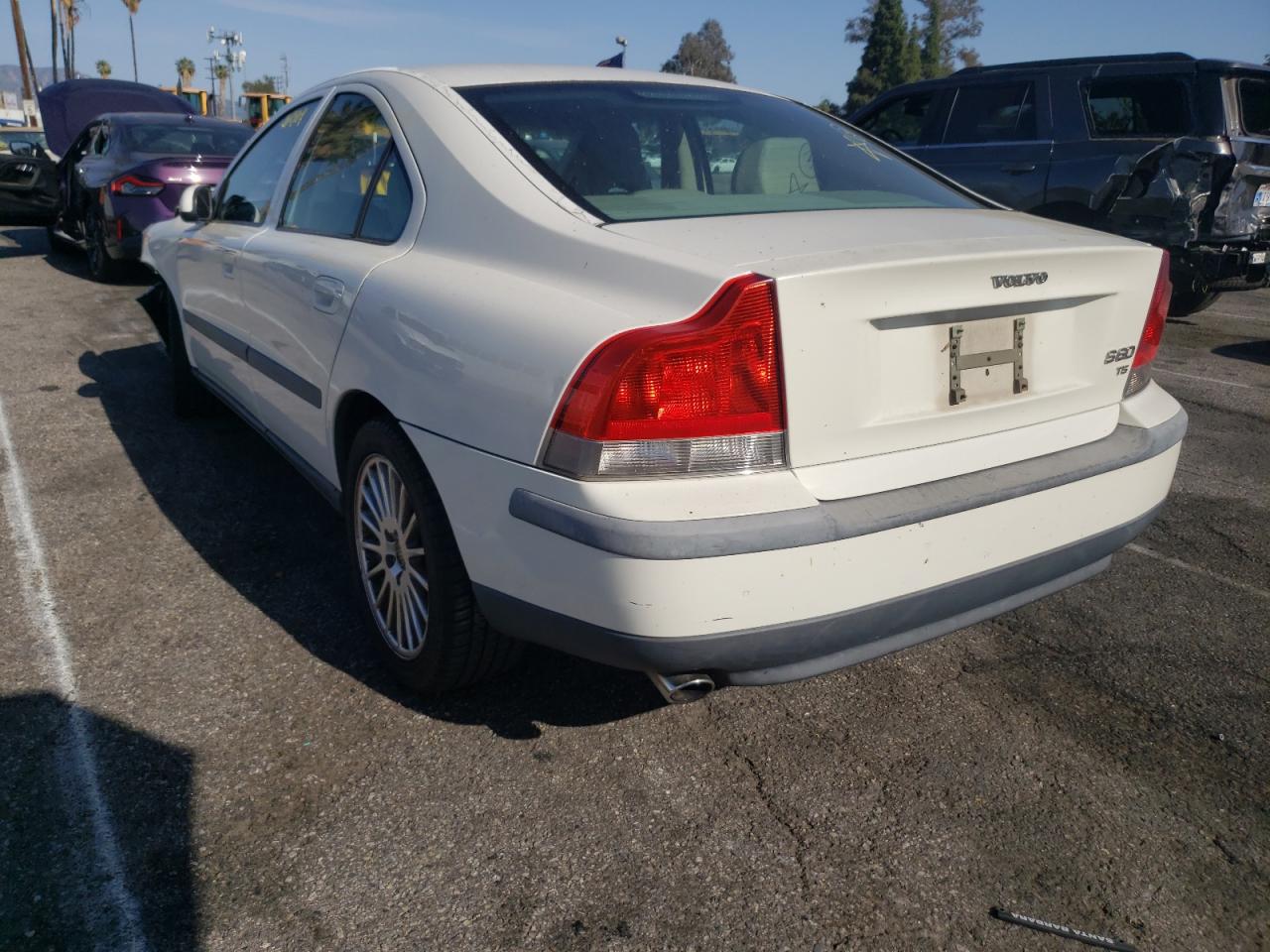 Photo 3 from auction – 2001 VOLVO S60 T5 with VIN YV1RS53D112009366