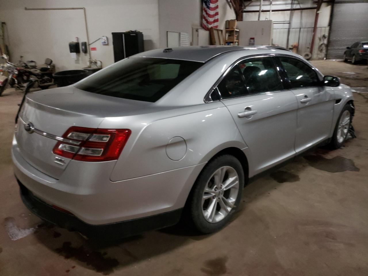 Photo 4 from auction – 2013 FORD TAURUS SEL with VIN 1FAHP2E92DG159512