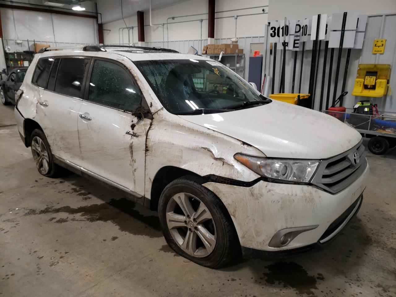TOYOTA HIGHLANDER 2013 with VIN 5TDDK3EH4DS245995 - Photo from auction