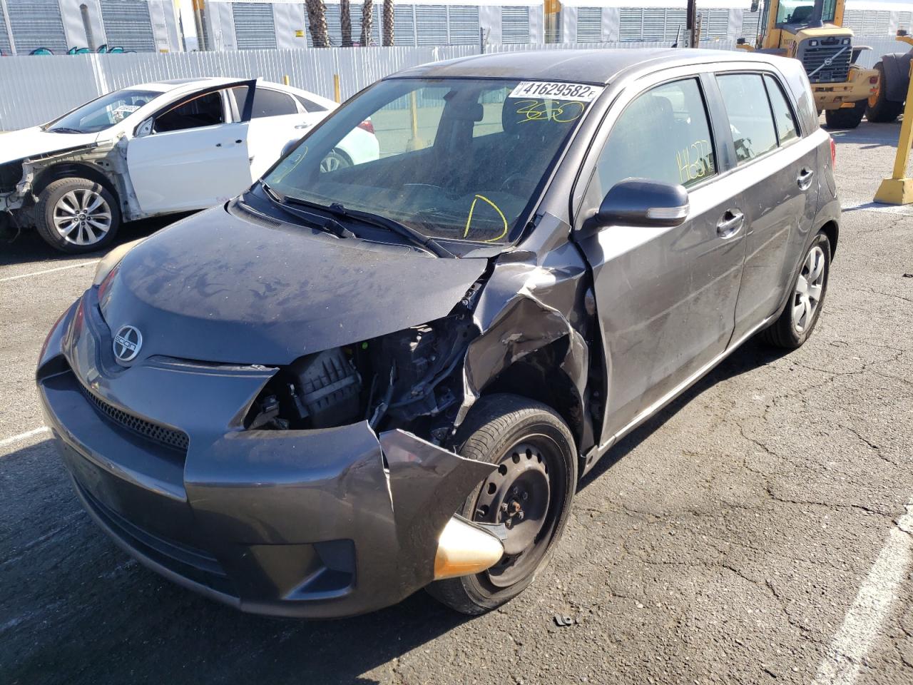 Photo 2 from auction – 2010 TOYOTA SCION XD with VIN JTKKU4B41A1003935