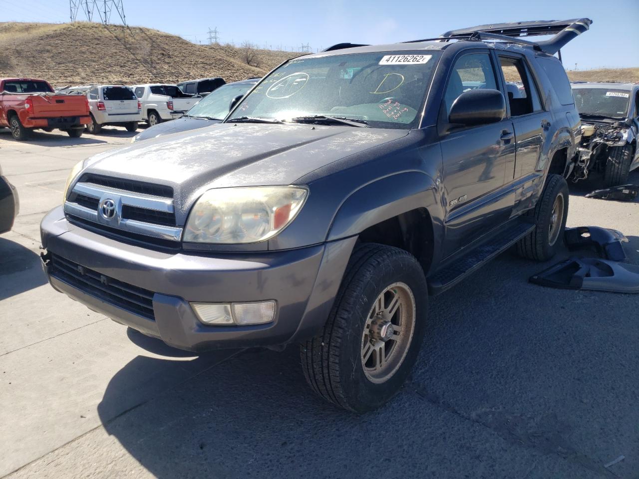 Photo 2 from auction – 2005 TOYOTA 4RUNNER SR with VIN JTEBU14R650077132