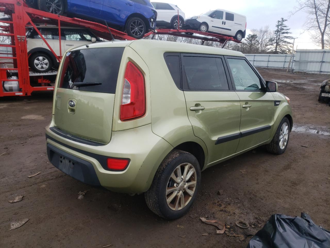 Photo 4 from auction – 2013 KIA SOUL with VIN KNDJT2A5XD7635595