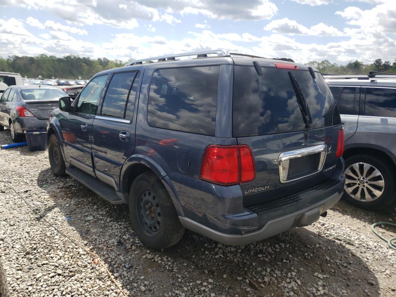 Photo 3 from auction – 2003 LINCOLN NAVIGATOR with VIN 5LMFU28R23LJ10119