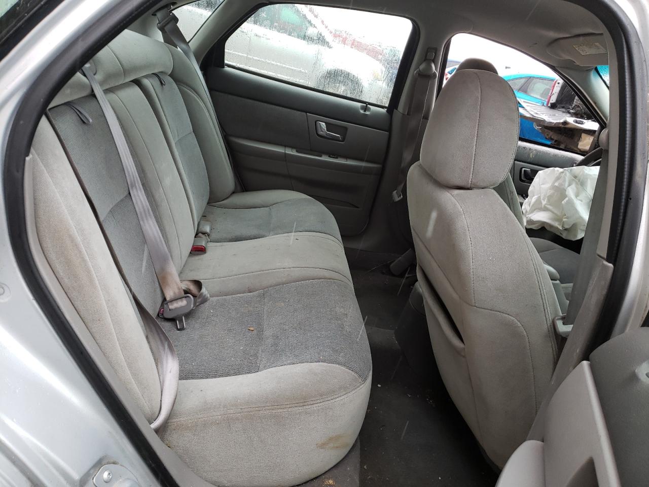 Photo 6 from auction – 2000 FORD TAURUS SE with VIN 1FAFP5328YA281752
