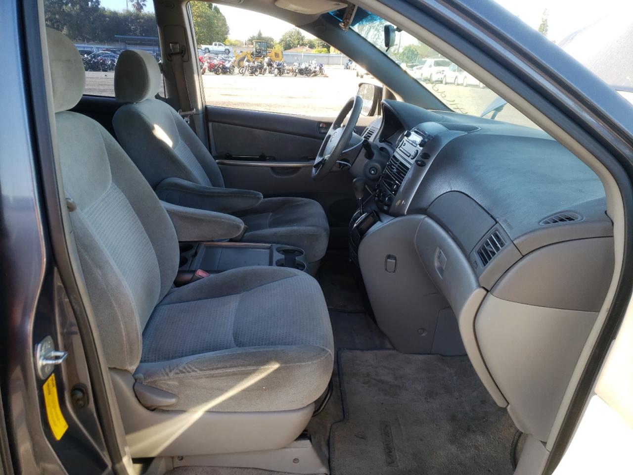 Photo 5 from auction – 2007 TOYOTA SIENNA CE with VIN 5TDZK23C47S020245