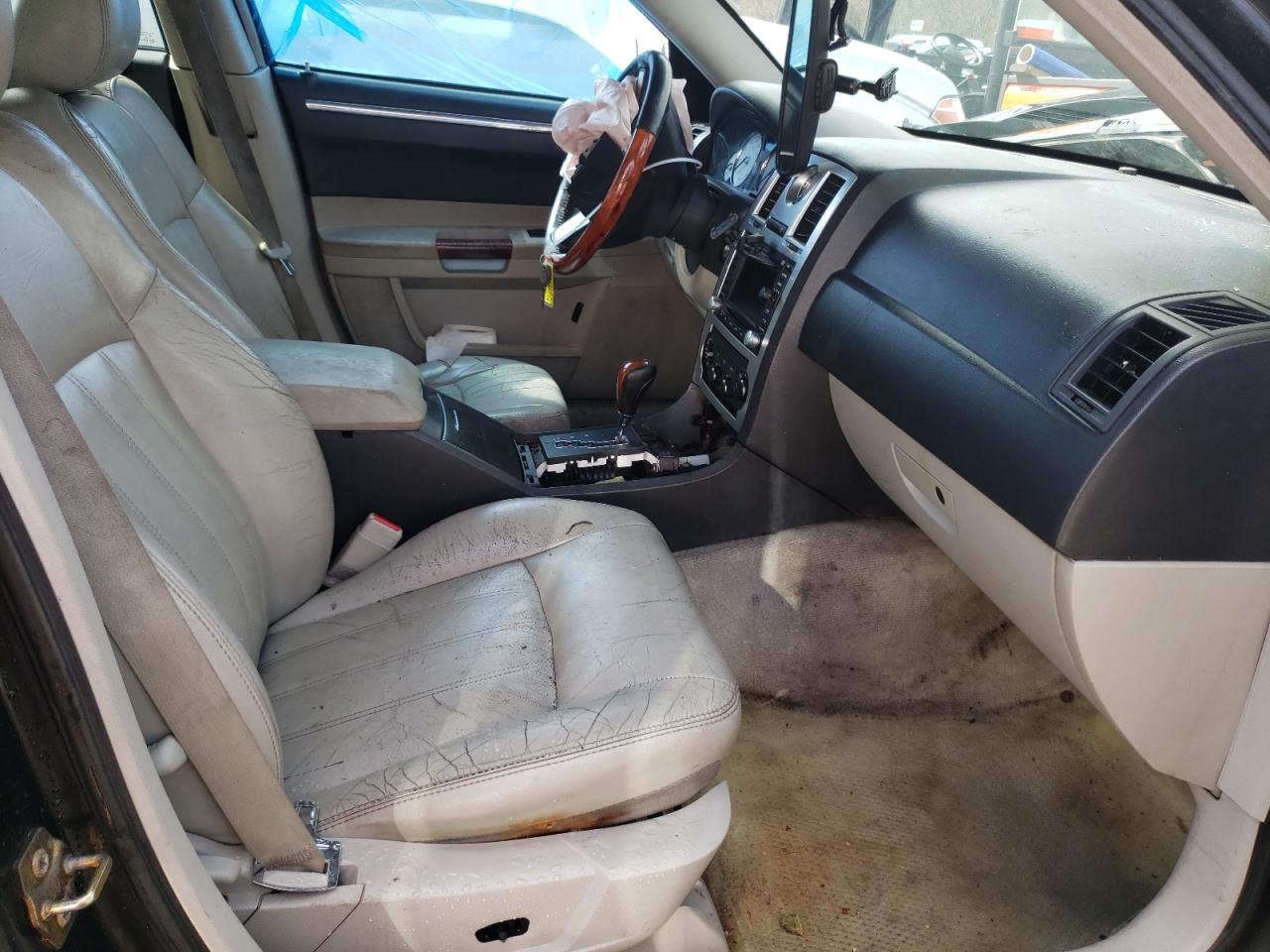 Foto 5 de la subasta – 2005 CHRYSLER 300C con VIN 2C3JA63H15H133475