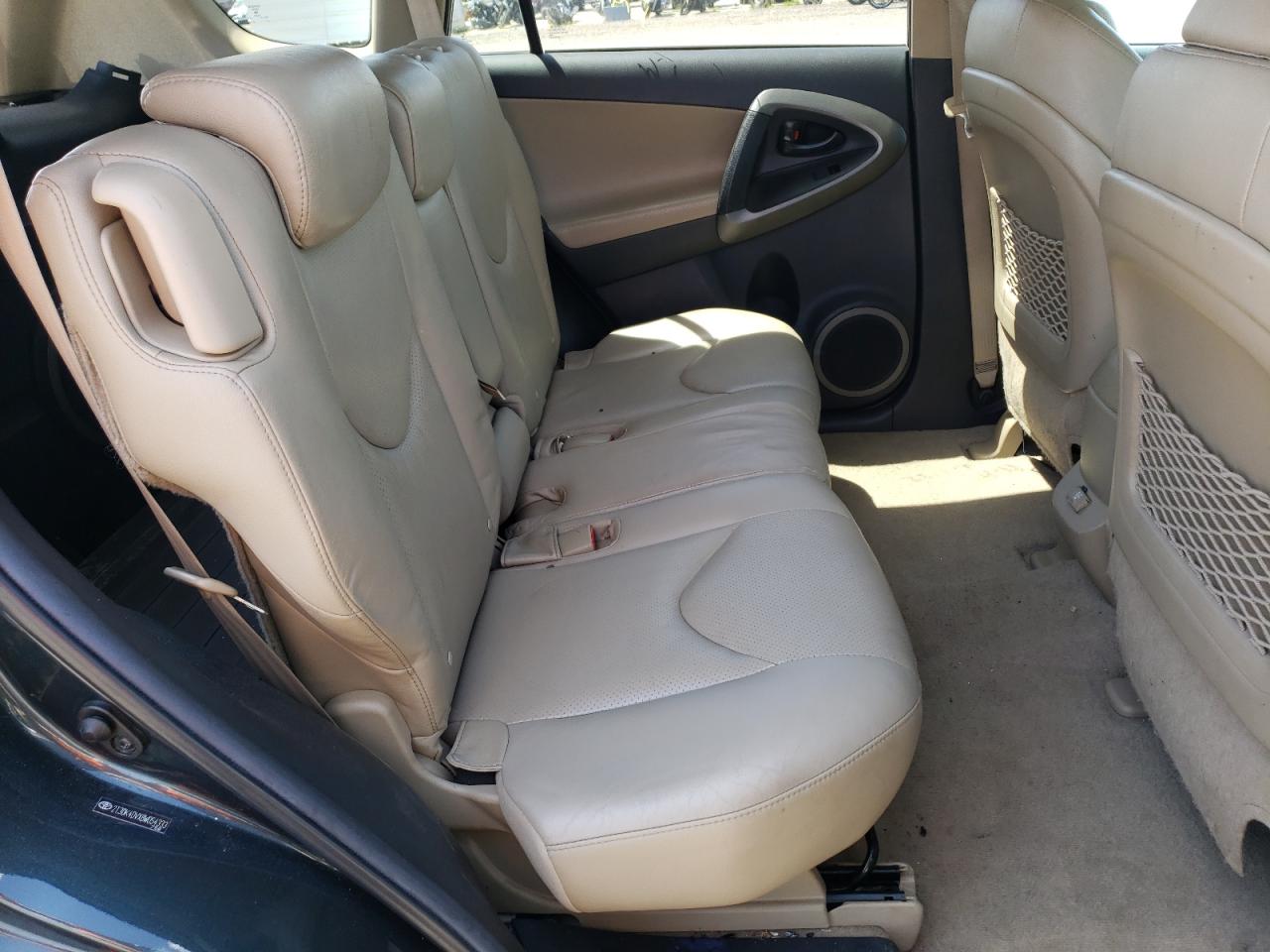 Photo 6 from auction – 2011 TOYOTA RAV4 LIMIT with VIN 2T3DK4DVXBW054333