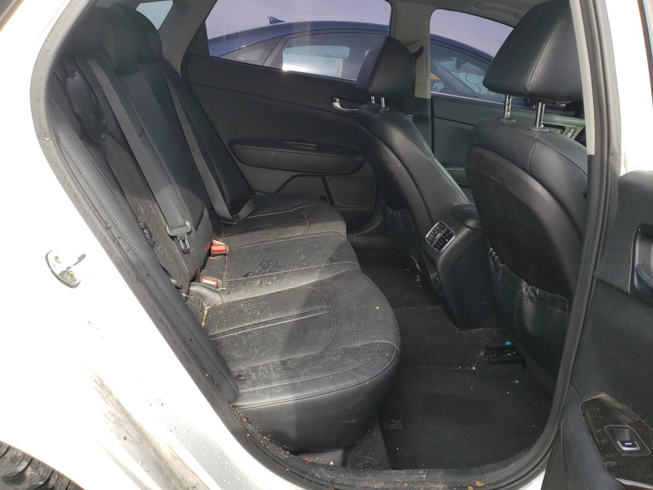 Photo 6 from auction – 2016 KIA OPTIMA EX with VIN 5XXGU4L35GG027722
