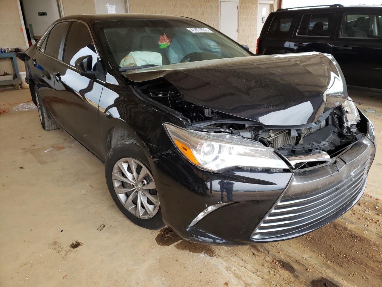 TOYOTA CAMRY LE 2016 with VIN 4T1BF1FK0GU613885 - Photo from auction