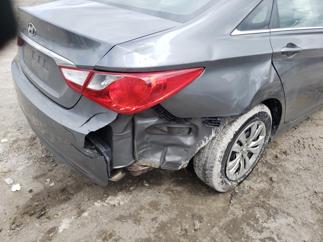 Photo 9 from auction – 2012 HYUNDAI SONATA GLS with VIN 5NPEB4AC5CH500016