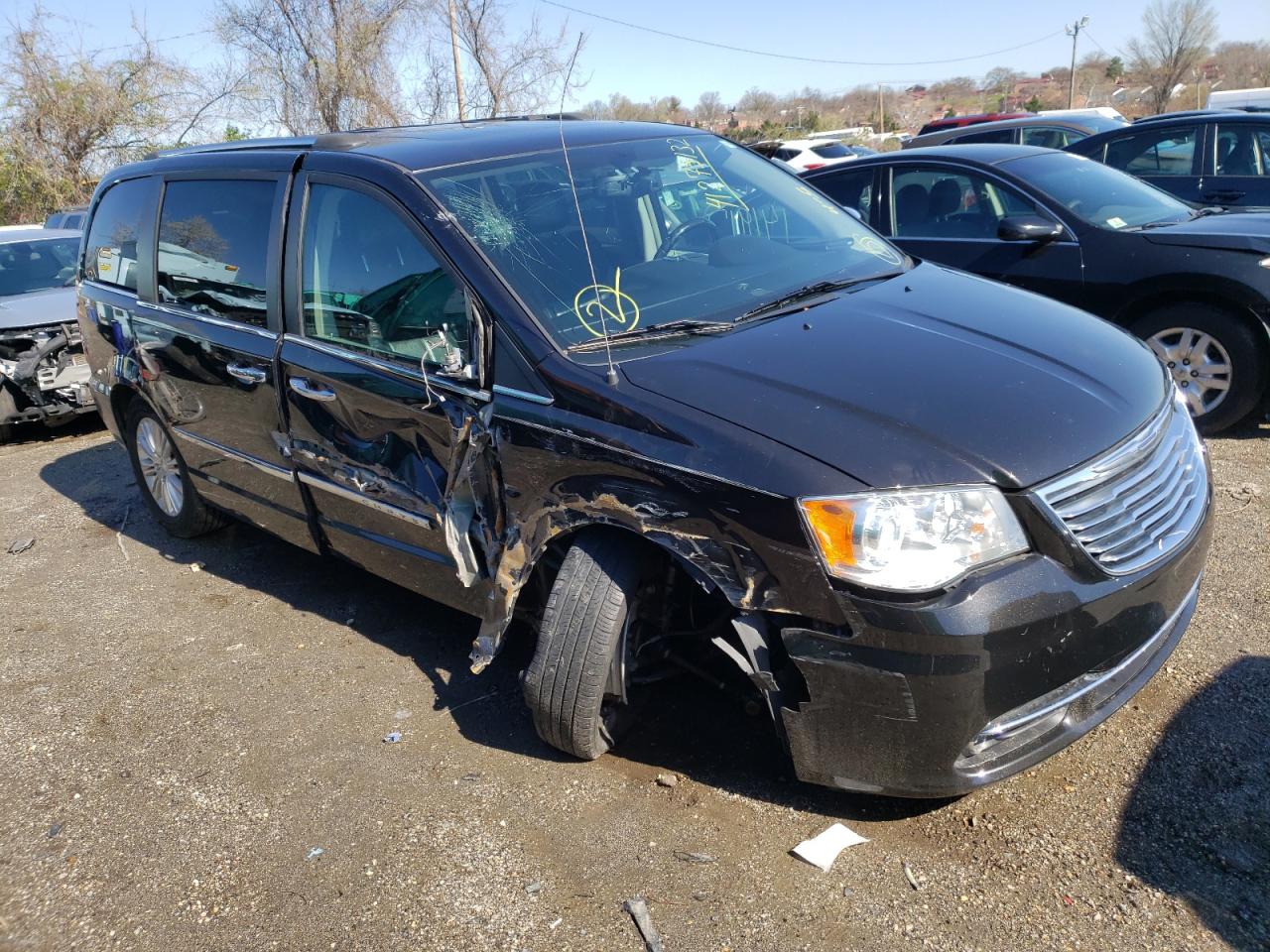 Photo 9 from auction – 2015 CHRYSLER TOWN & COU with VIN 2C4RC1GG5FR528350