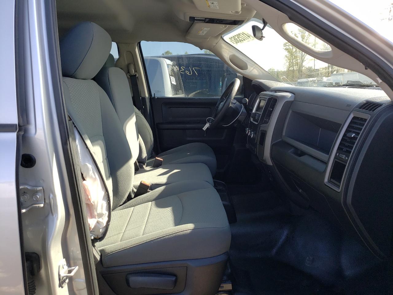 Photo 5 from auction – 2017 RAM 2500 ST with VIN 3C6UR5CL1HG517221