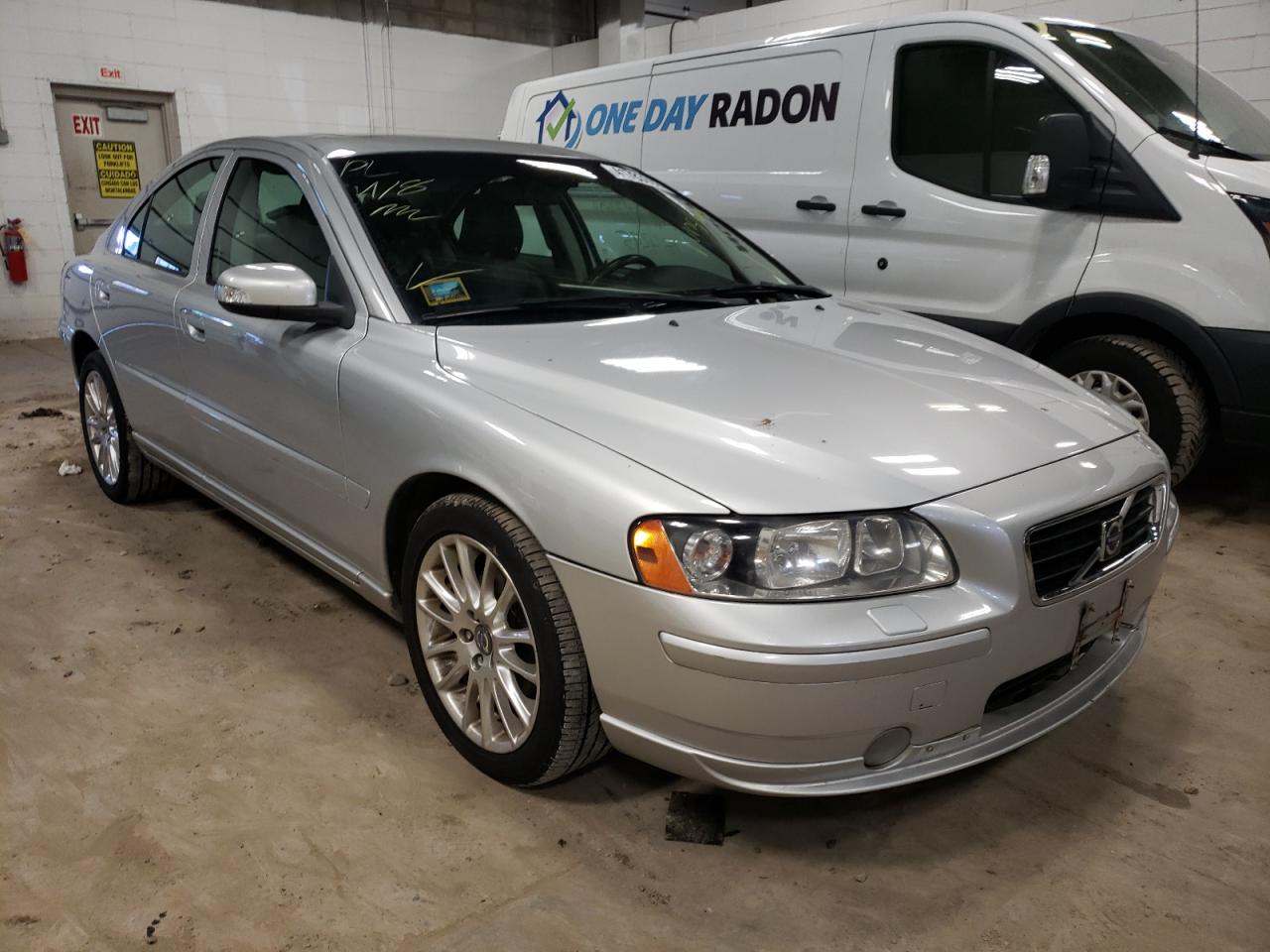 VOLVO S60 2.5T 2008 with VIN YV1RH592282670063 - Photo from auction