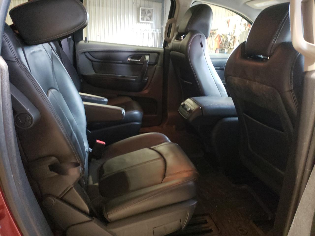 Photo 6 from auction – 2015 CHEVROLET TRAVERSE L with VIN 1GNKVHKD1FJ388438