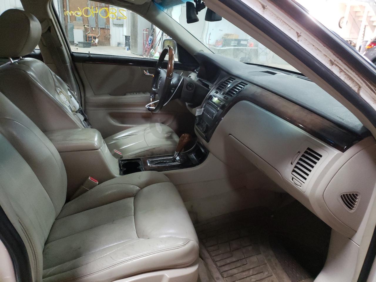 Photo 5 from auction – 2008 CADILLAC DTS with VIN 1G6KD57Y38U168535