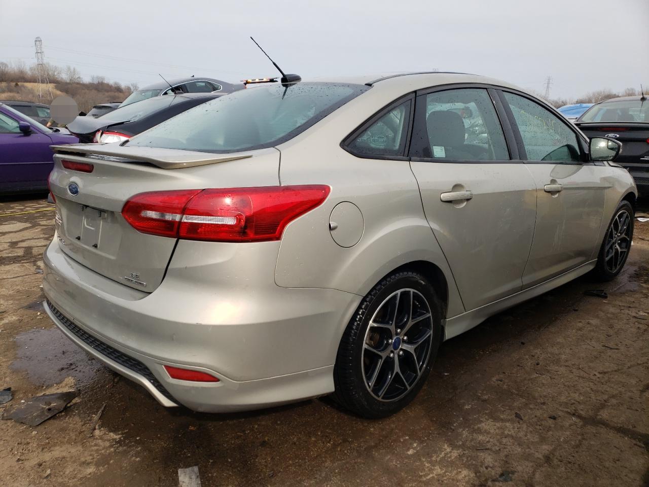 Photo 4 from auction – 2015 FORD FOCUS SE with VIN 1FADP3F26FL339639