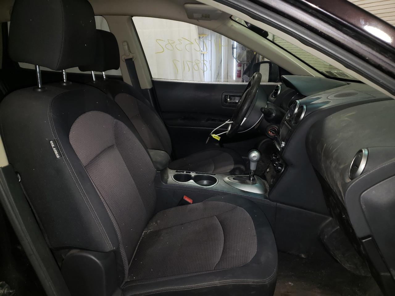 Photo 5 from auction – 2011 NISSAN ROGUE S with VIN JN8AS5MV7BW255508