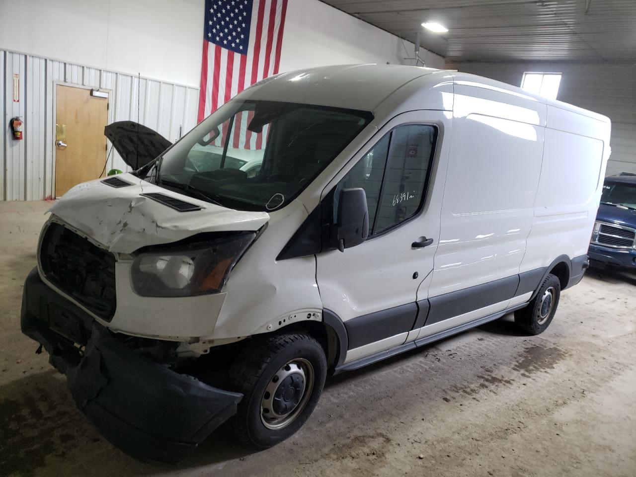 Photo 2 from auction – 2018 FORD TRANSIT T- with VIN 1FTYR2CM0JKA19320