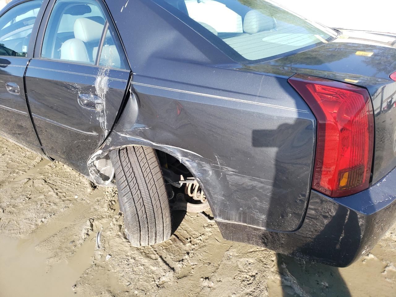 Photo 9 from auction – 2005 CADILLAC CTS HI FEA with VIN 1G6DP567150112878