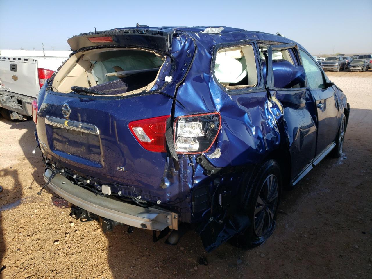 Photo 4 from auction – 2017 NISSAN PATHFINDER with VIN 5N1DR2MN6HC646142