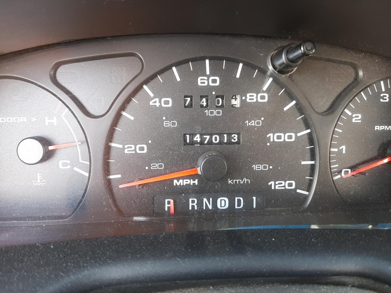 Photo 8 from auction – 2000 FORD TAURUS with VIN 1FAFP5521YG200262