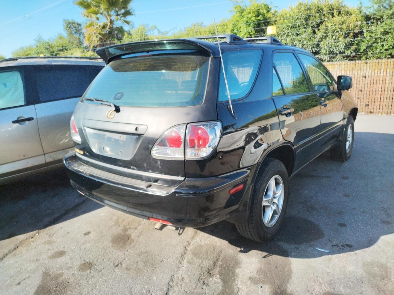 Photo 4 from auction – 2001 LEXUS RX 300 with VIN JTJHF10U010203852