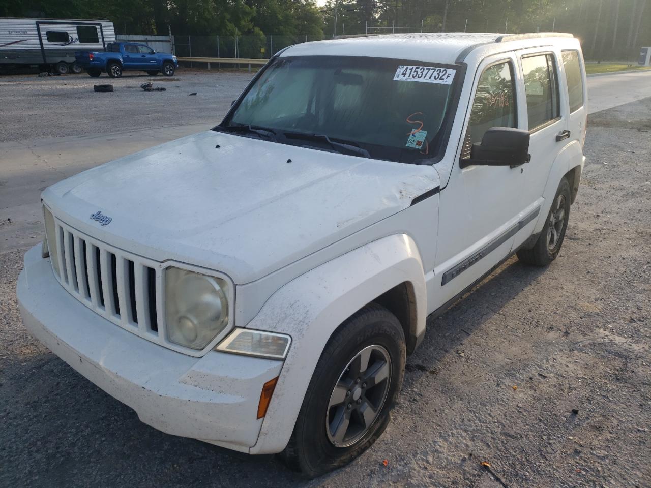 Photo 2 from auction – 2008 JEEP LIBERTY SP with VIN 1J8GP28K58W152899