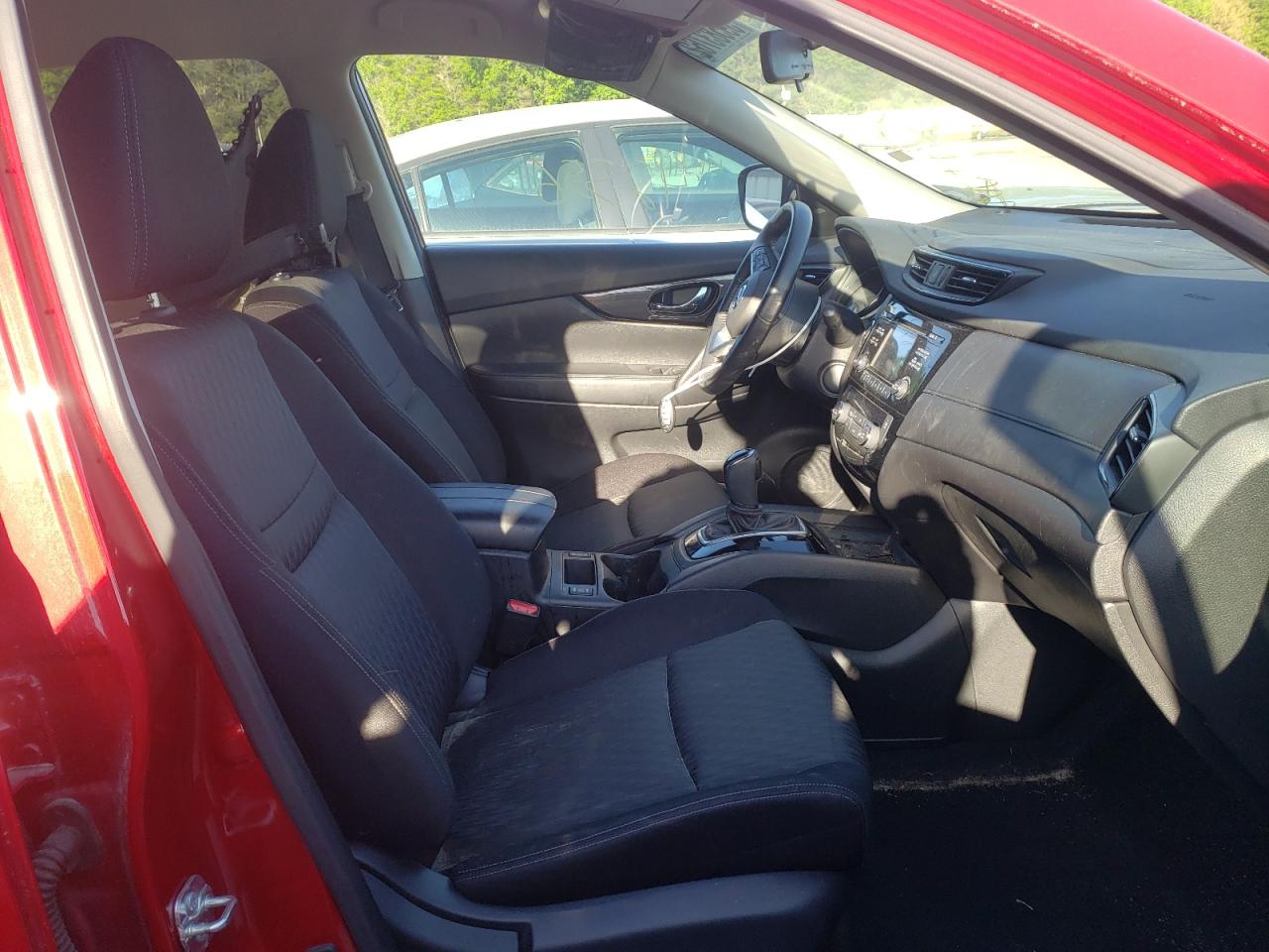 Photo 5 from auction – 2017 NISSAN ROGUE S with VIN JN8AT2MT3HW402717