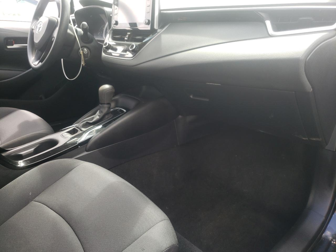 Photo 5 from auction – 2020 TOYOTA COROLLA LE with VIN 5YFEPRAE0LP065747