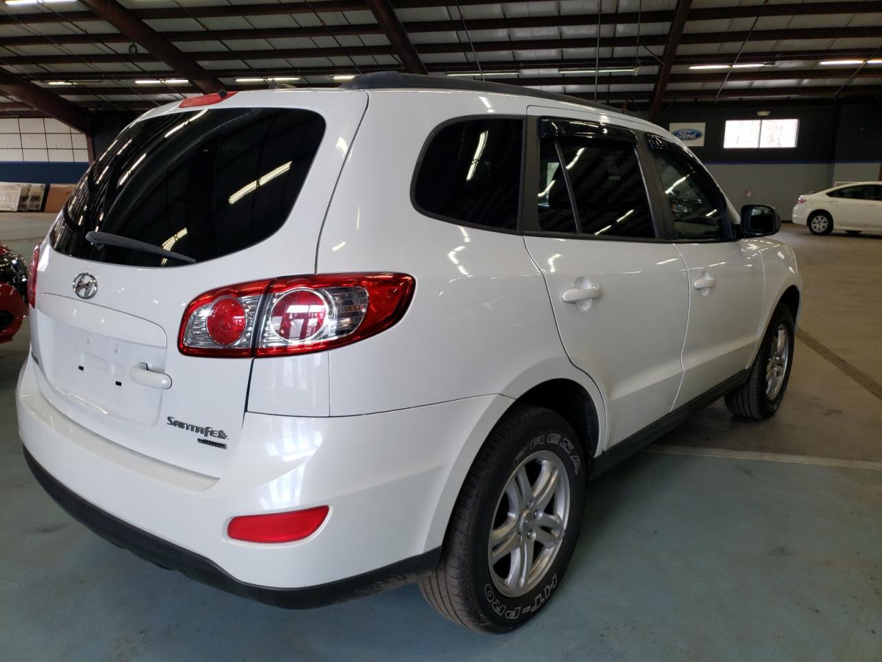 Photo 4 from auction – 2010 HYUNDAI SANTA FE G with VIN 5NMSGDAB4AH337106