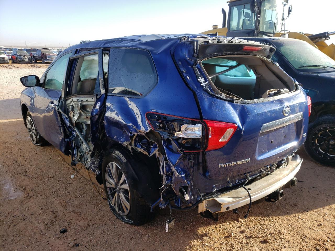 Photo 3 from auction – 2017 NISSAN PATHFINDER with VIN 5N1DR2MN6HC646142
