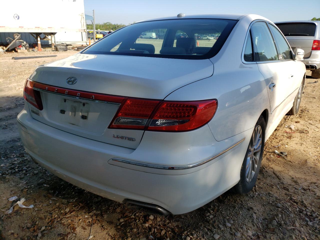 Photo 4 from auction – 2011 HYUNDAI AZERA GLS with VIN KMHFC4DF4BA526048