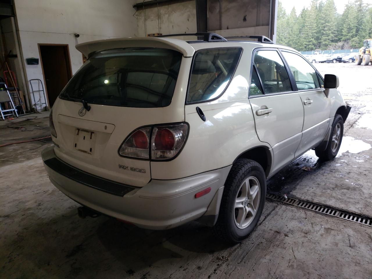 Photo 4 from auction – 2001 LEXUS RX 300 with VIN JTJHF10U910173122