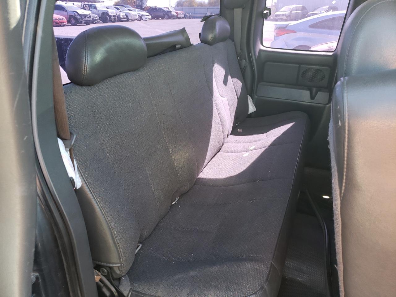 Photo 6 from auction – 2005 CHEVROLET SILVERADO with VIN 1GCEC19X15Z300314