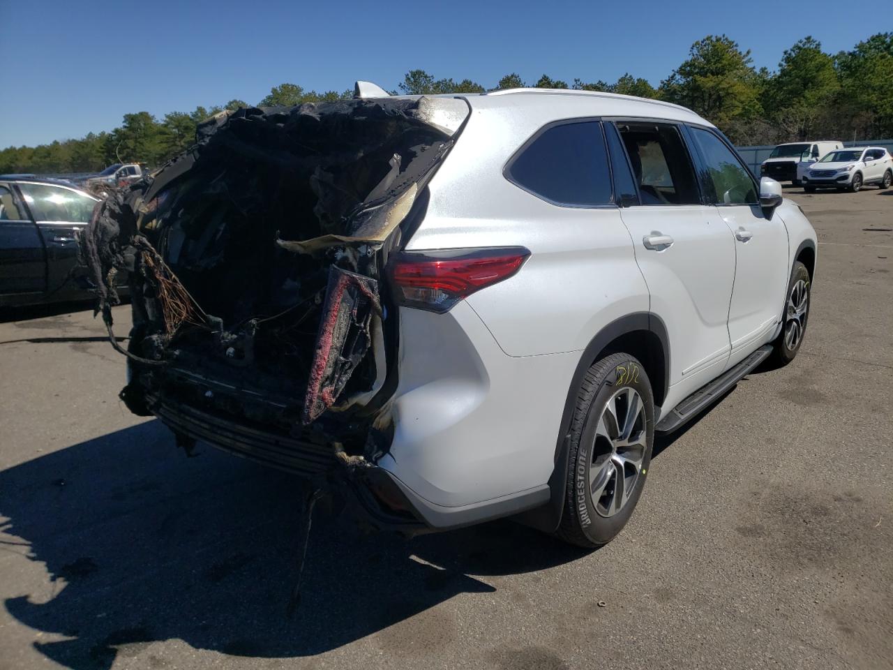 Photo 4 from auction – 2022 TOYOTA HIGHLANDER with VIN 5TDGBRCH9NS549182