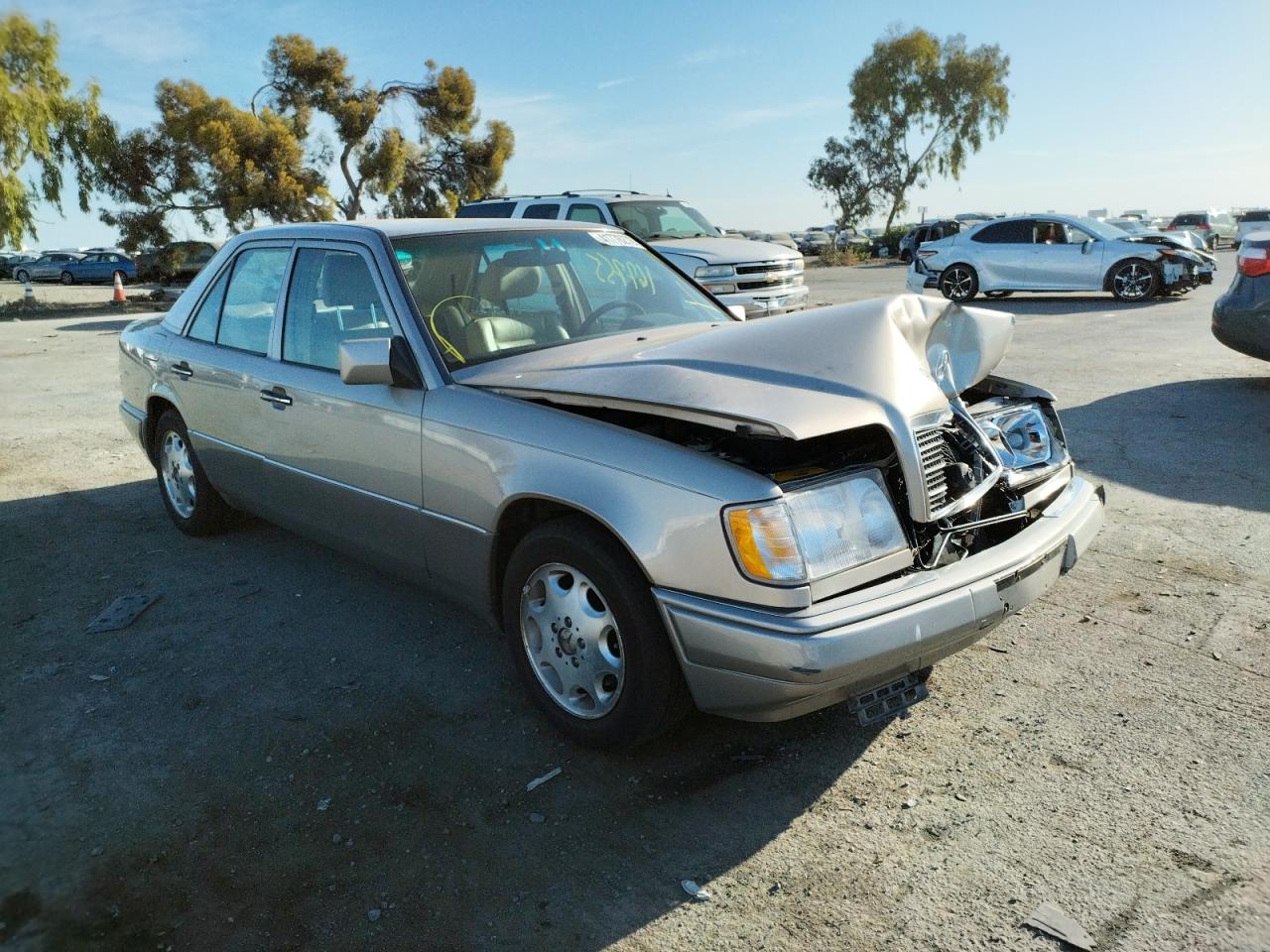 MERCEDES-BENZ E 320 BASE 1995 with VIN WDBEA32E7SC200807 - Photo from auction
