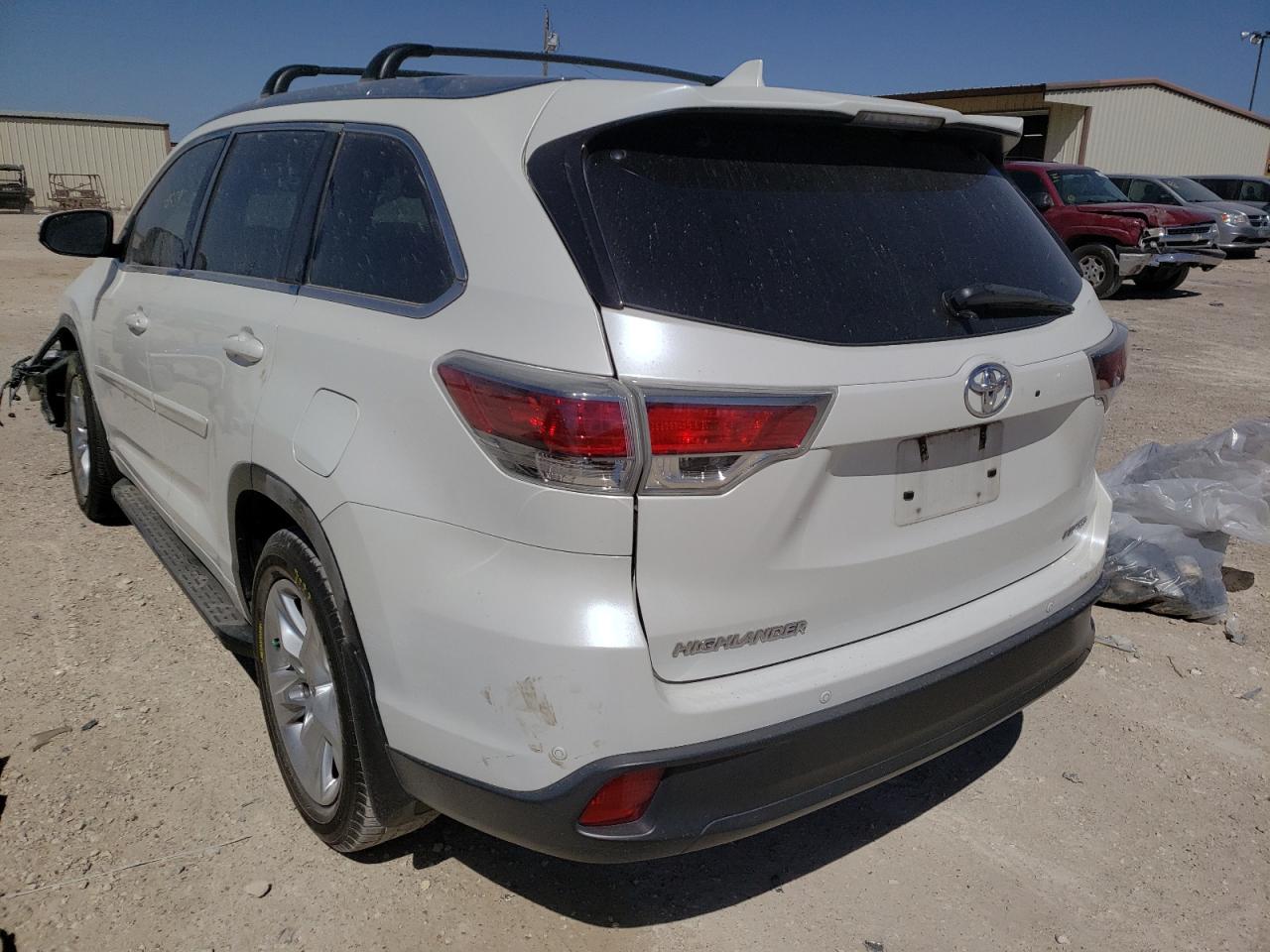Photo 3 from auction – 2015 TOYOTA HIGHLANDER with VIN 5TDYKRFH7FS069014
