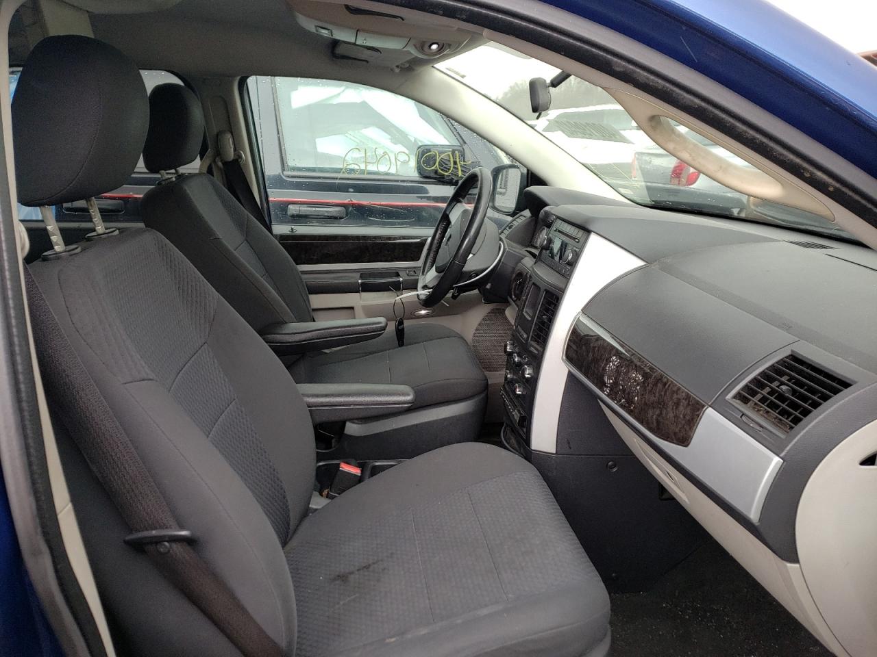 Photo 5 from auction – 2010 DODGE GRAND CARA with VIN 2D4RN5D13AR154446