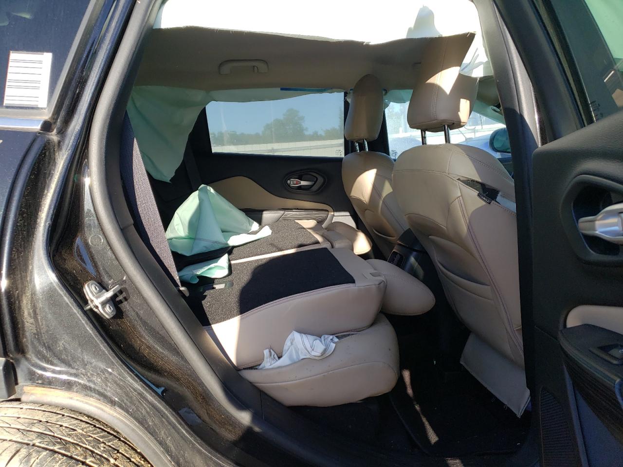 Photo 6 from auction – 2016 JEEP CHEROKEE L with VIN 1C4PJLCB8GW234324