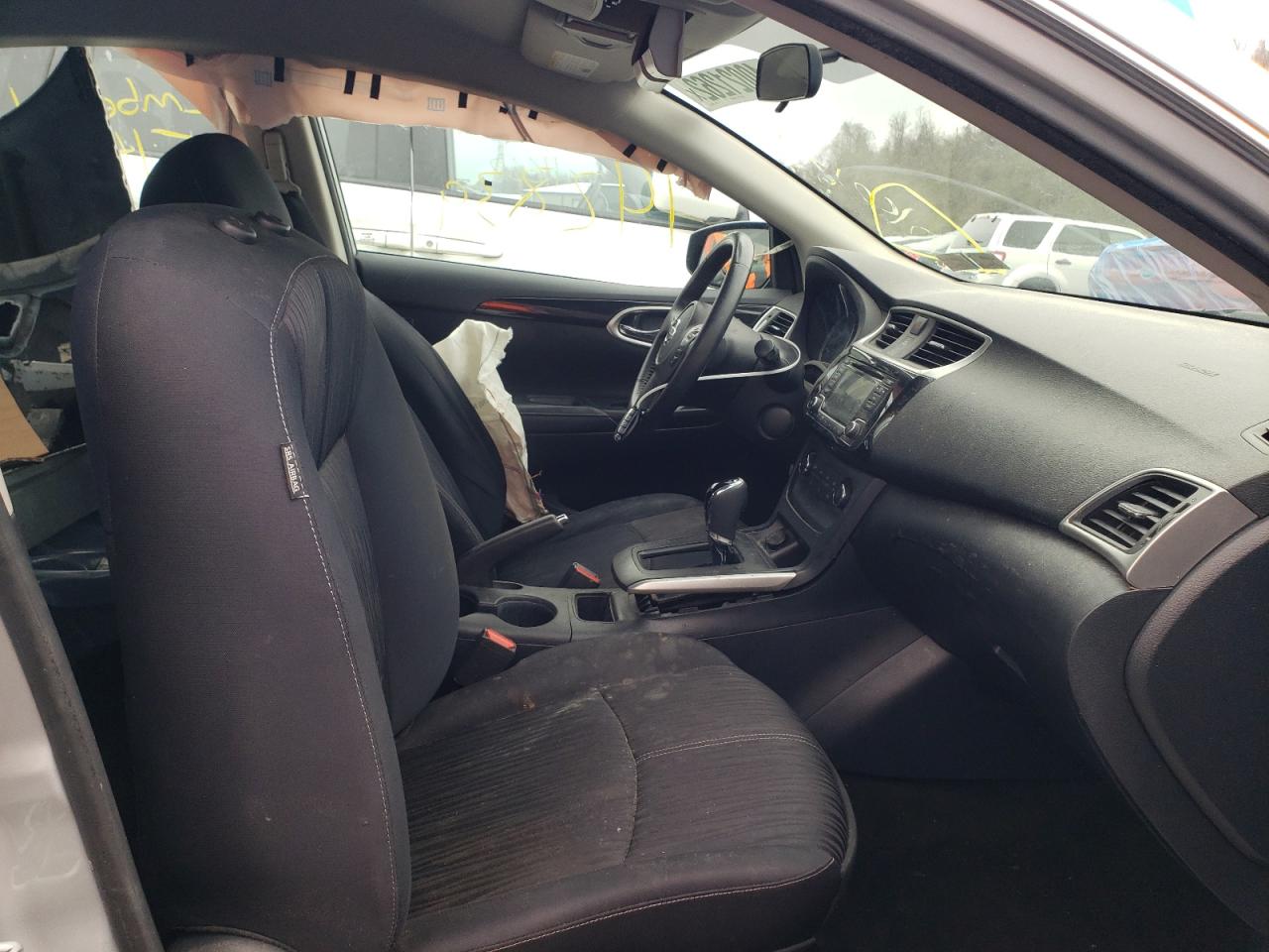 Photo 5 from auction – 2016 NISSAN SENTRA S with VIN 3N1AB7AP1GY215084